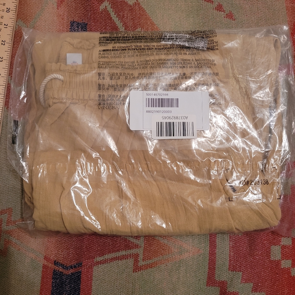 NWT Old Navy, High/comfort Waist Band, W's L, 100%cotton, Barrel Leg - Picture 2 of 4